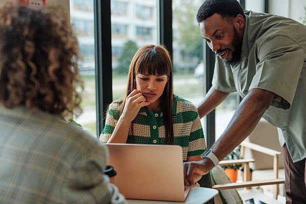 Training on Problem-Solving Skills for Customer Service